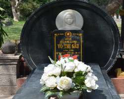 There is also the famous Hang Duong Cemetery existed on the island where the travelers pay respect to the grave of 19-year-old-girl Vo Thi Sau who was